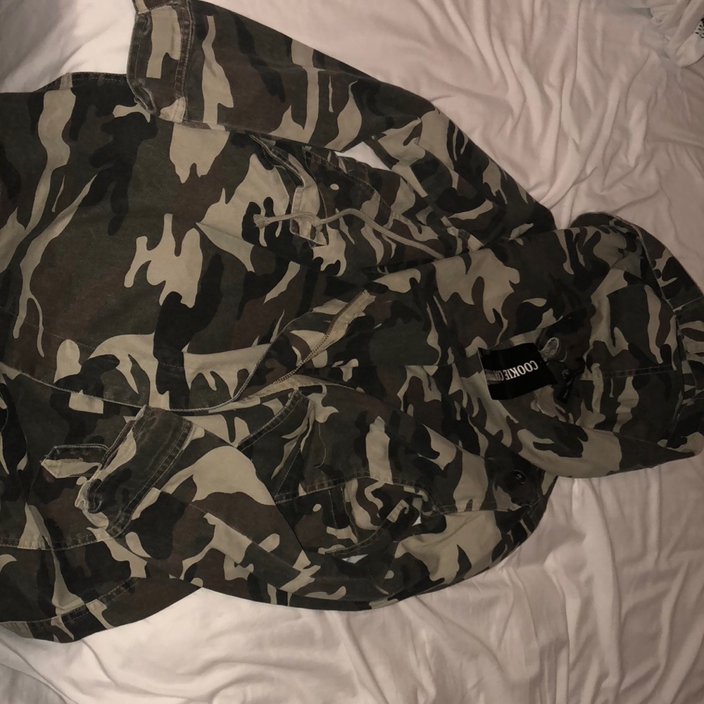 Cute, camo jacket with hood